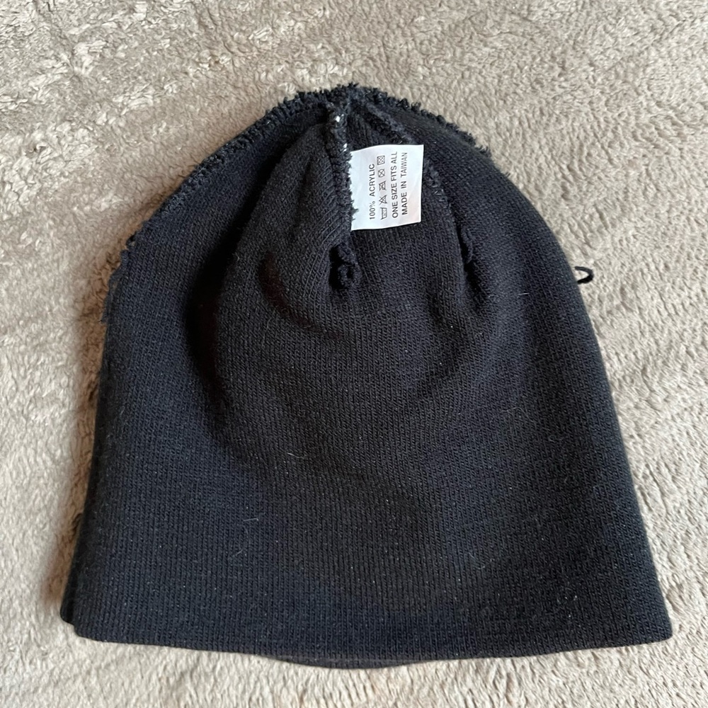 EUC Vintage Y2K Kids Black Beanie with Yin Yang Design - Picture 5 of 6